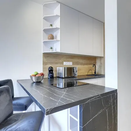 Star Cozy In A Modern Neighborhood Apartment Pressburg